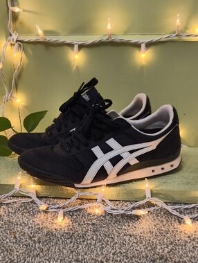 Men's Asics Onitsuka Tiger Ultimate 81 Black White 8½ Sneaker
